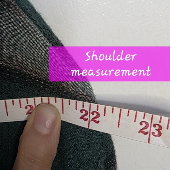 Women's Green Plaid Button-Down Shacket - Picture 11 of 12